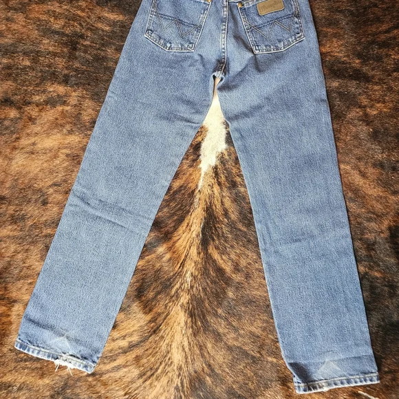 Wrangler Men's Straight Jeans - Blue - Picture 2 of 5